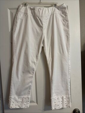 Lulu-B White Cropped Ankle Jeans with Pearl & Stud Cuffs